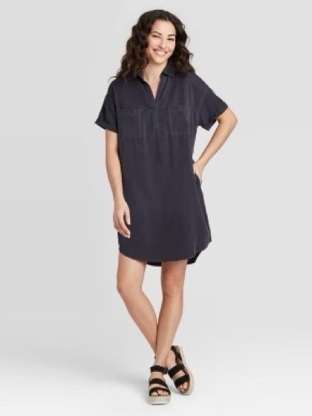 UNIVERSAL THREAD Black and Gray Label Crewneck Shirtdress with pockets